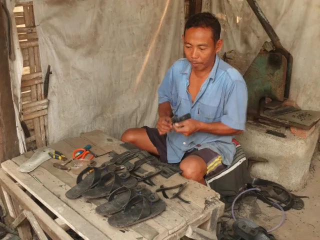 Foto Sandal Ban Cak Supri ke-2